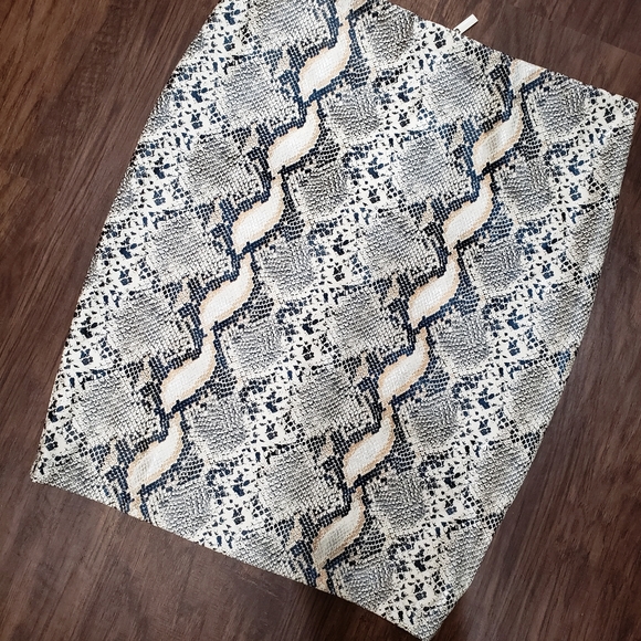 SNAKESKIN MINI SKIRT NWOT - Picture 4 of 4